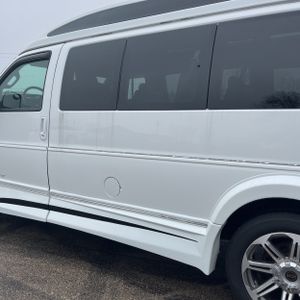 CHEVROLET EXPRESS 2500 - 6