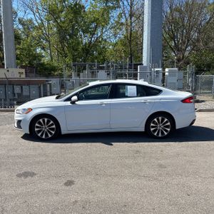 FORD FUSION SE - 3