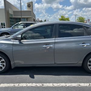 NISSAN SENTRA S - 4