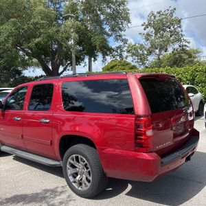 CHEVROLET SUBURBAN LT - 6