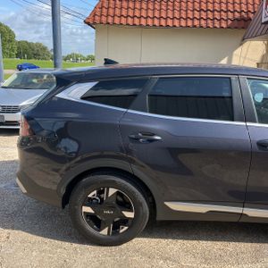 KIA SPORTAGE LX - 9