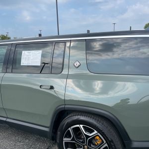 صورة 6 لـ 2022 Rivian R1S LAUNCH EDITION