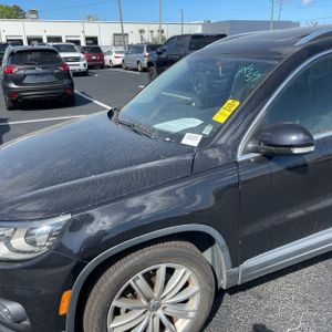 VOLKSWAGEN TIGUAN 2.0T SE - 2