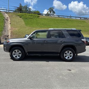 2018 Toyota 4RUNNER SR5 PREMIUM — фото 3