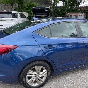 صورة 8 لـ 2019 Hyundai ELANTRA SEL