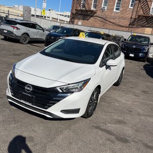 NISSAN VERSA 1.6 SV - 1