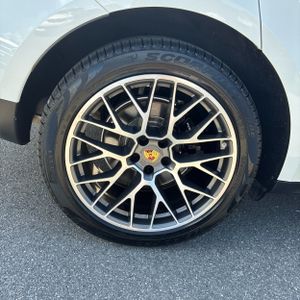 2018 Porsche MACAN BASE — фото 19