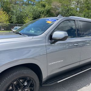 CHEVROLET SUBURBAN LT - 2