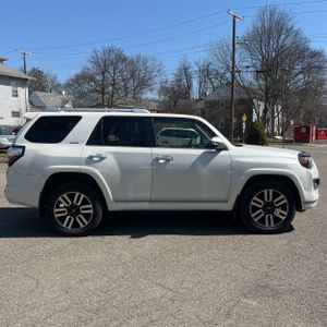 TOYOTA 4RUNNER LIMITED - 10