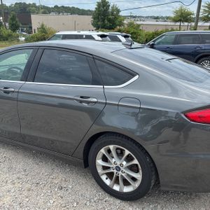 2019 FORD FUSION SE photo 6