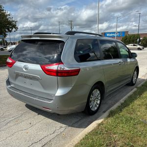2016 Toyota SIENNA XLE 8-PASSENGER 照片 8