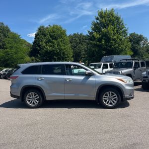 2016 Toyota HIGHLANDER LE — фото 6