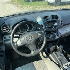 صورة مصغرة 35 لـ 2011 Toyota RAV4 BASE