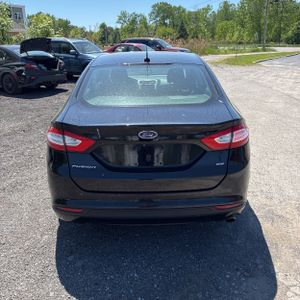 FORD FUSION SE - 7