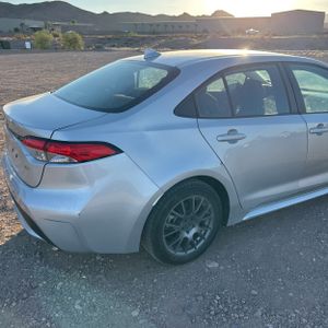 2021 Toyota COROLLA LE photo 9