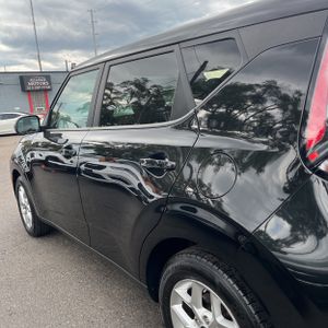 صورة 6 لـ 2023 KIA SOUL LX