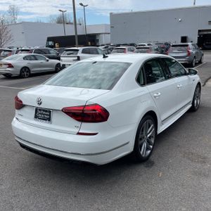 VOLKSWAGEN PASSAT 1.8T R-LINE - 8