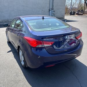 HYUNDAI ELANTRA GLS - 5