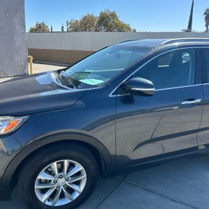 صورة 2 لـ 2018 KIA SORENTO LX V6