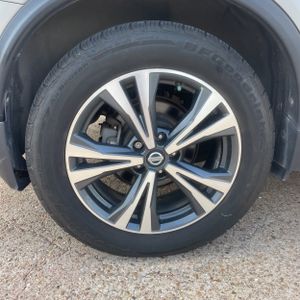 2017 Nissan ROGUE SL — миниатюра 19