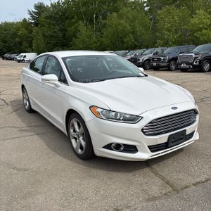 FORD FUSION SE - 8