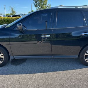 2017 Nissan PATHFINDER SV 照片 4
