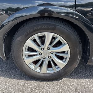 2017 Infiniti QX80 — миниатюра 17