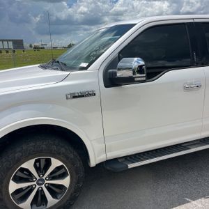 2018 FORD F-150 LARIAT photo 2