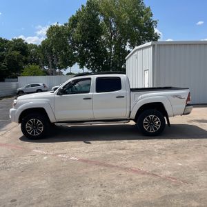 2010 Toyota TACOMA V6 photo 3
