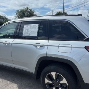 2024 JEEP GRAND CHEROKEE 4XE 照片 6