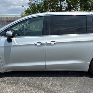 2023 Chrysler PACIFICA TOURING L — фото 4