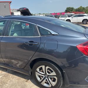 2018 Honda CIVIC LX — фото 6