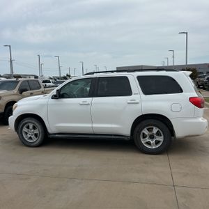 صورة 3 لـ 2013 Toyota SEQUOIA SR5