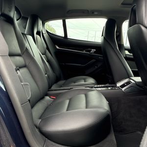 2015 Porsche PANAMERA 4 photo 32
