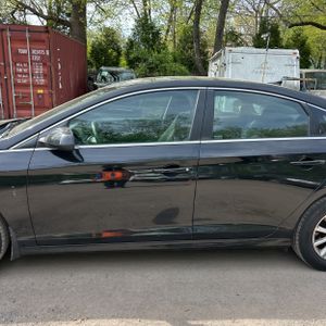 HYUNDAI SONATA SE - 4