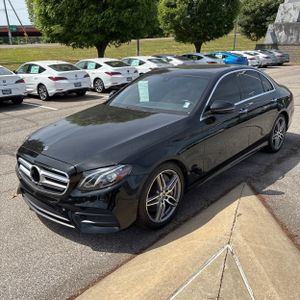 MERCEDES-BENZ E-CLASS - 1