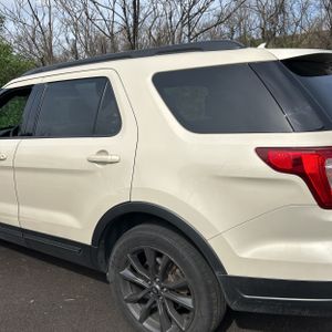 FORD EXPLORER XLT - 6