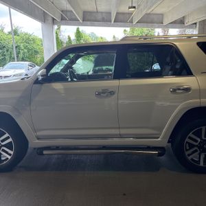 2016 Toyota 4RUNNER LIMITED photo 4