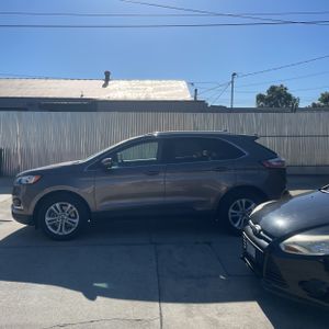 FORD EDGE SEL - 3