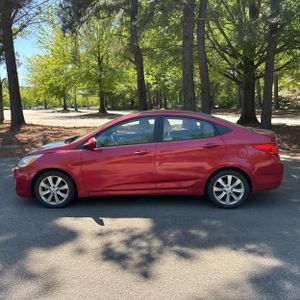 HYUNDAI ACCENT GLS - 3