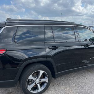 JEEP GRAND CHEROKEE L LIMITED - 9