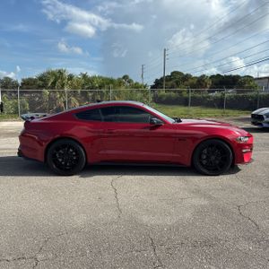 صورة 10 لـ 2021 FORD MUSTANG GT