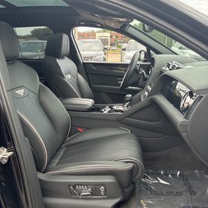 صورة مصغرة 33 لـ 2024 Bentley BENTAYGA EWB