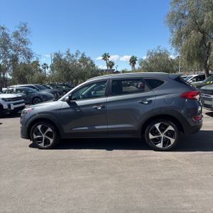 HYUNDAI TUCSON SPORT - 3