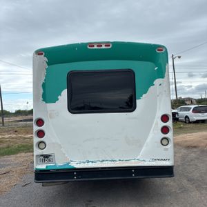 FORD E-350 CUTAWAY - 7