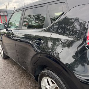 2023 KIA SOUL LX — фото 6