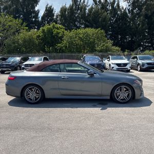 MERCEDES-BENZ E-CLASS - 10