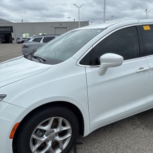 CHRYSLER PACIFICA TOURING - 2