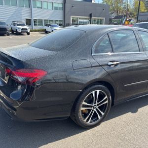 MERCEDES-BENZ E-CLASS - 9