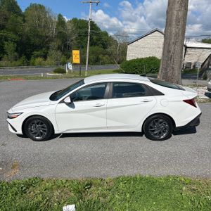 HYUNDAI ELANTRA SEL - 3